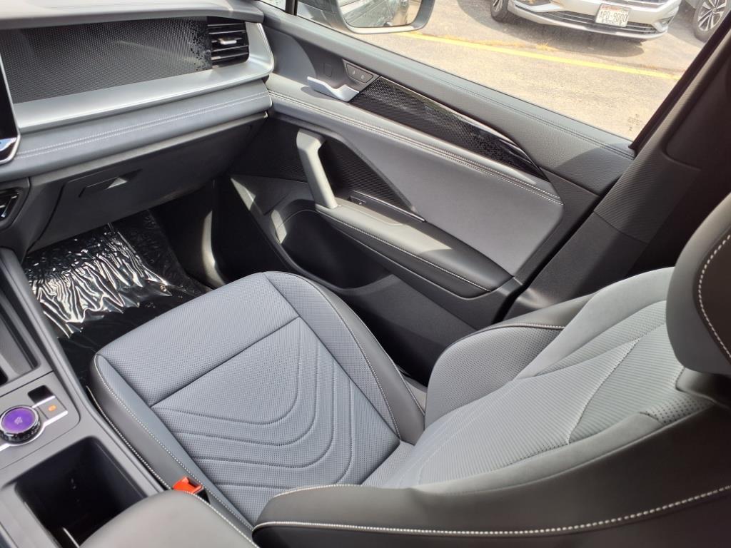 new 2025 Volkswagen Tiguan car, priced at $37,794