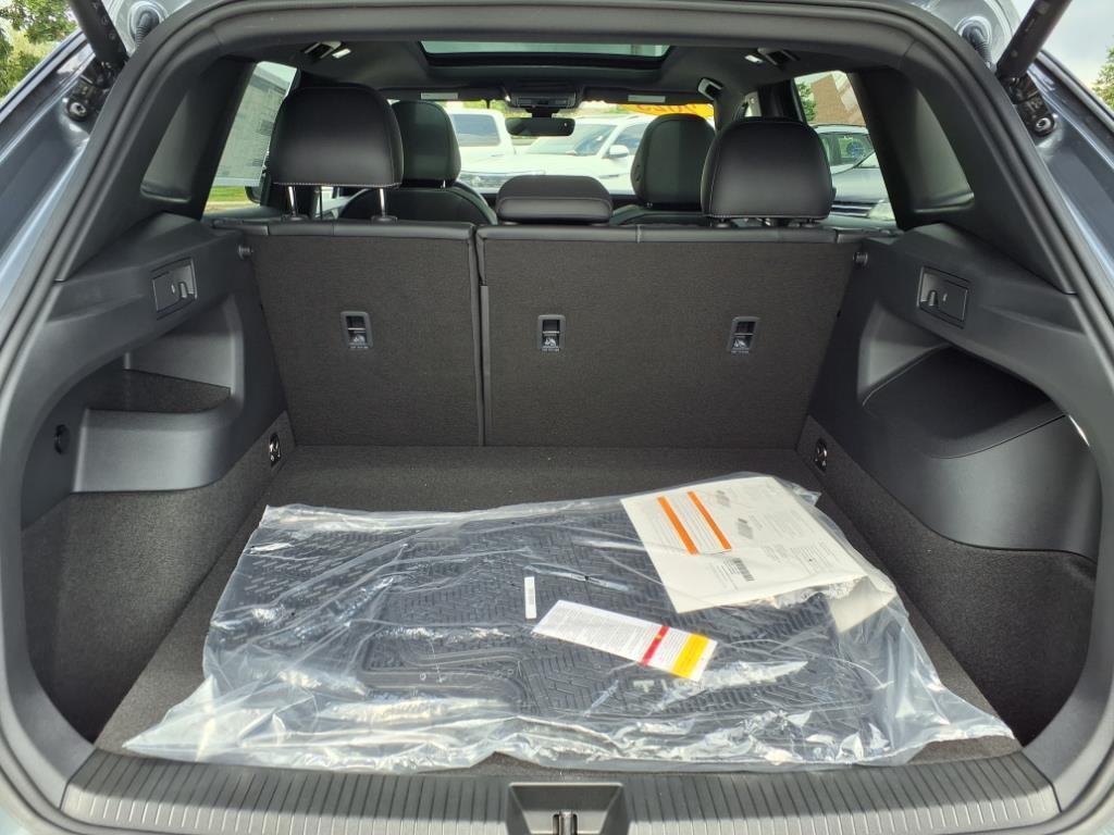 new 2025 Volkswagen Tiguan car, priced at $37,794