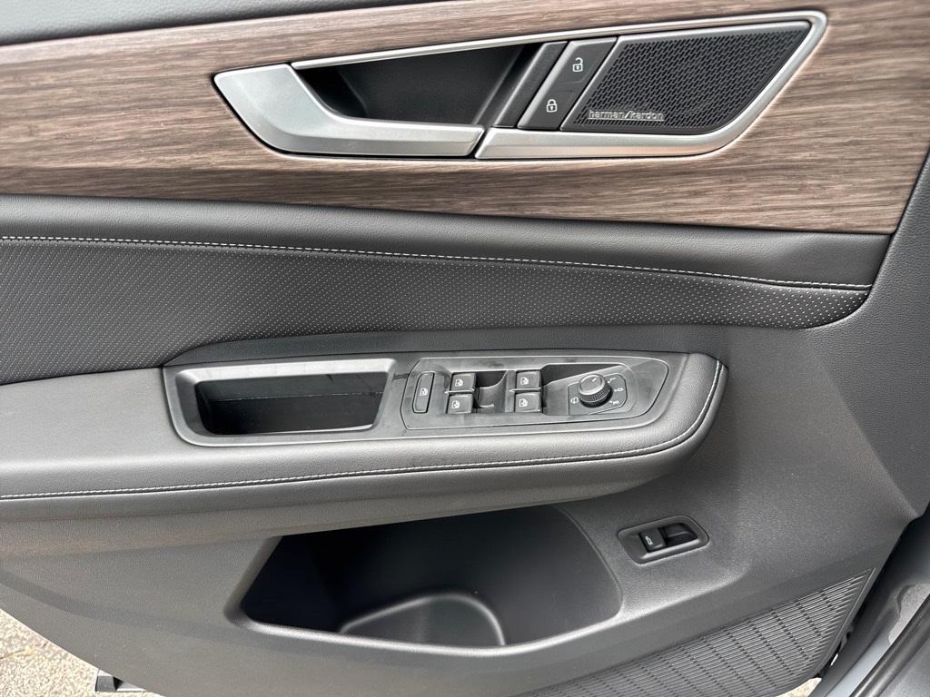 new 2025 Volkswagen Atlas car, priced at $49,299
