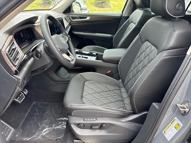 new 2025 Volkswagen Atlas car, priced at $50,749
