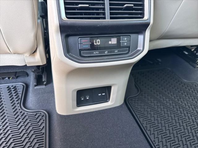 new 2025 Volkswagen Atlas car, priced at $43,443