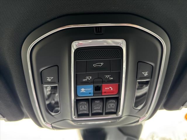 new 2025 Jeep Grand Cherokee car, priced at $49,203