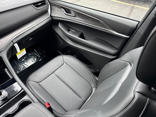 new 2025 Jeep Grand Cherokee car, priced at $49,203