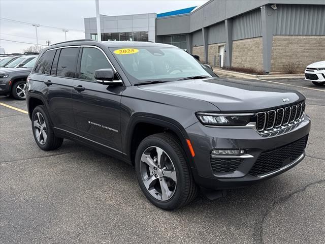 new 2025 Jeep Grand Cherokee car, priced at $49,203