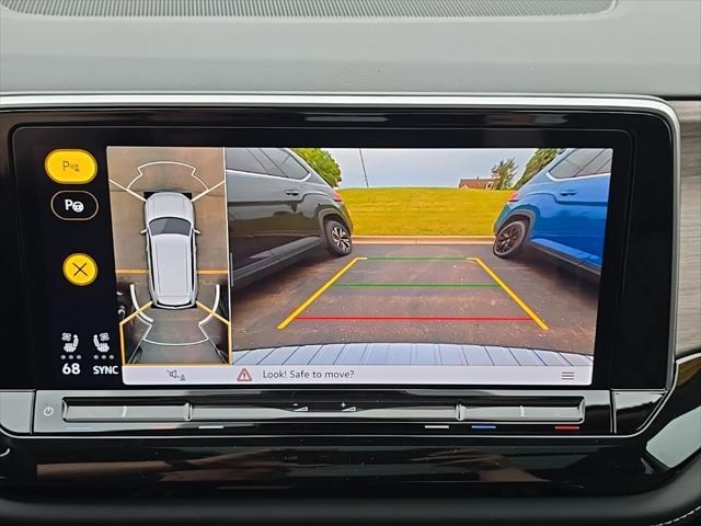 new 2025 Volkswagen Atlas car, priced at $53,386