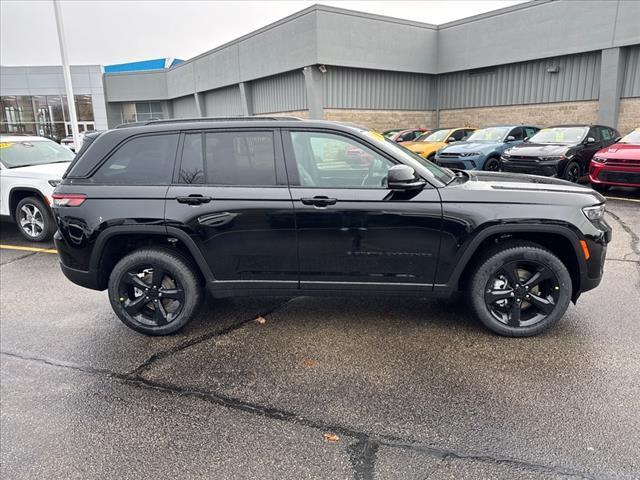 new 2025 Jeep Grand Cherokee car, priced at $48,698