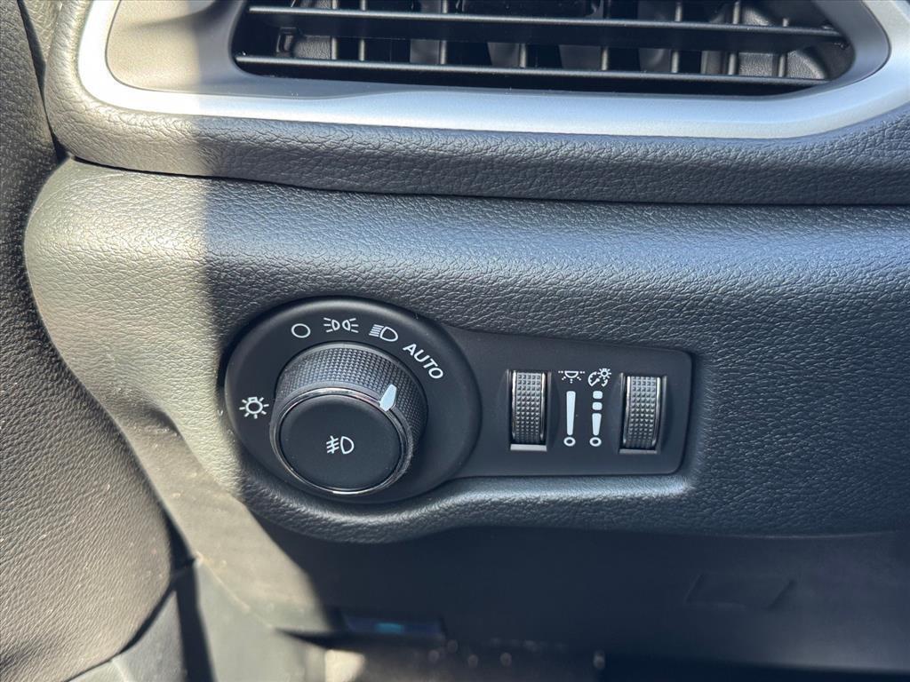 new 2026 Chrysler Pacifica car, priced at $42,468