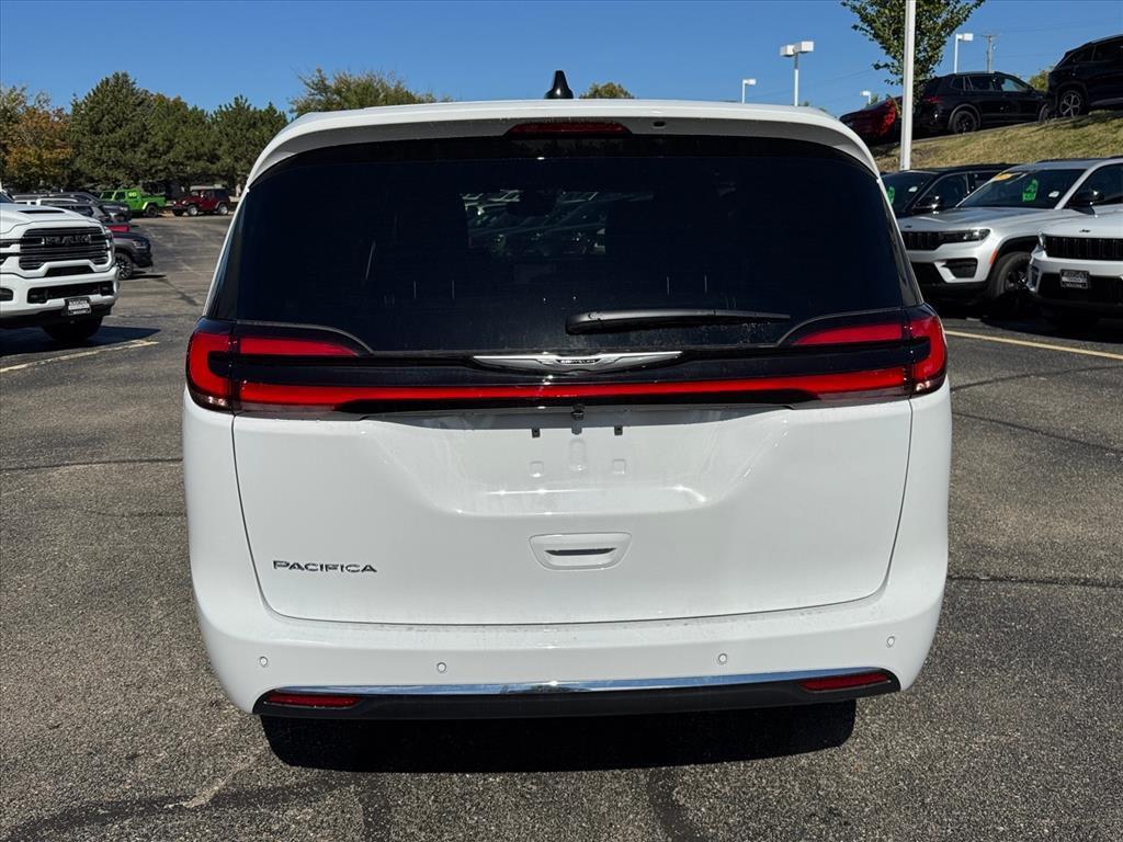 new 2026 Chrysler Pacifica car, priced at $42,468