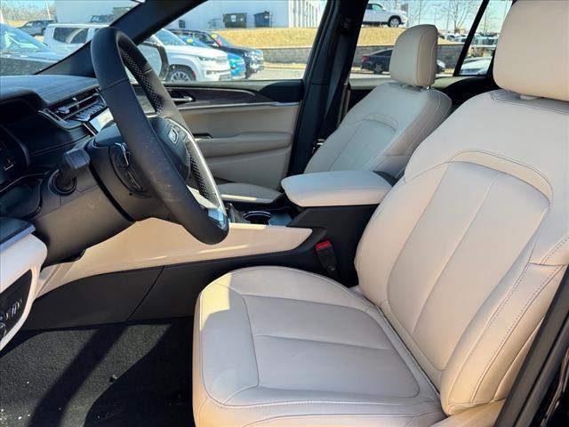 new 2025 Jeep Grand Cherokee car, priced at $47,390