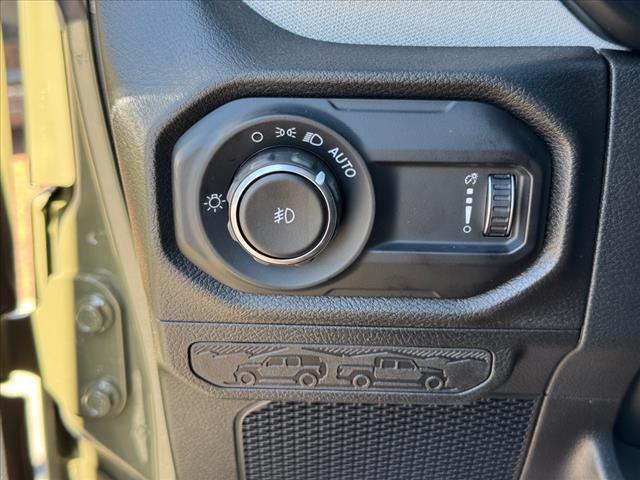 new 2025 Jeep Wrangler car, priced at $51,562