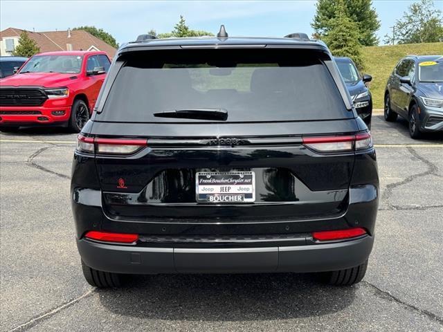 new 2024 Jeep Grand Cherokee car, priced at $46,170