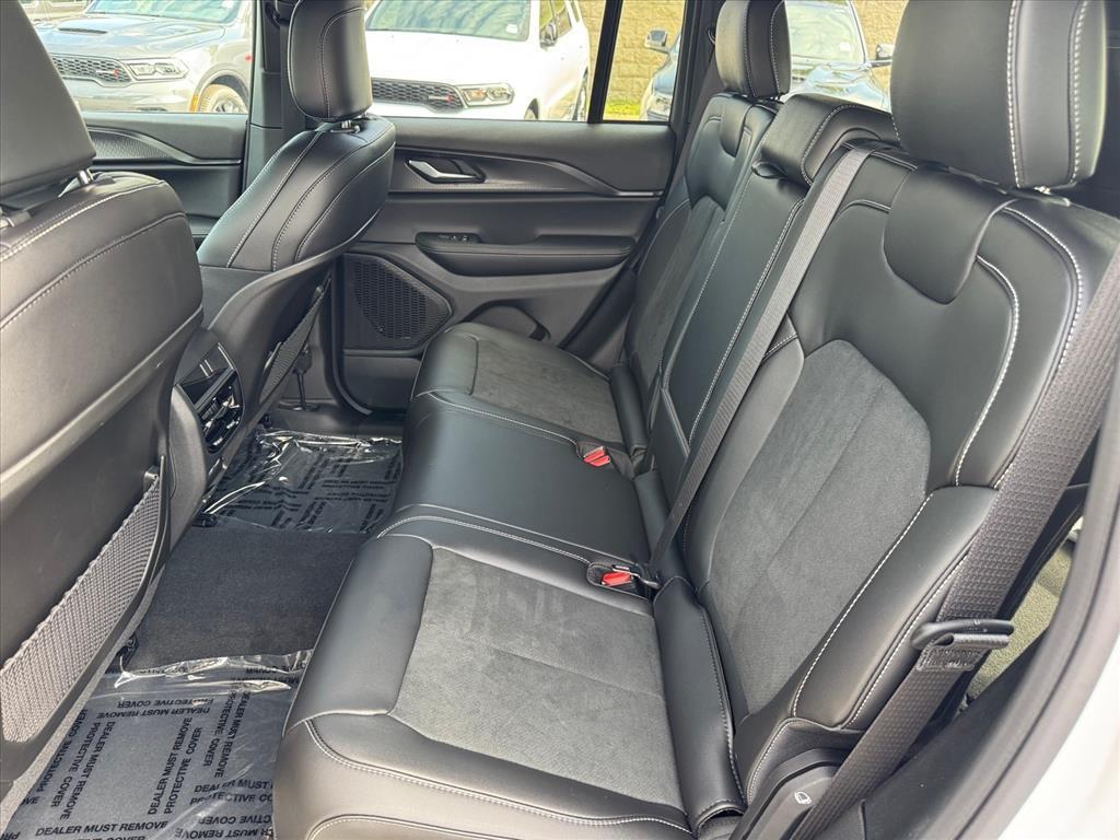 new 2025 Jeep Grand Cherokee car, priced at $41,583
