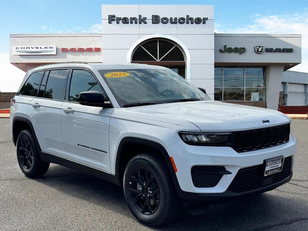new 2025 Jeep Grand Cherokee car, priced at $43,385