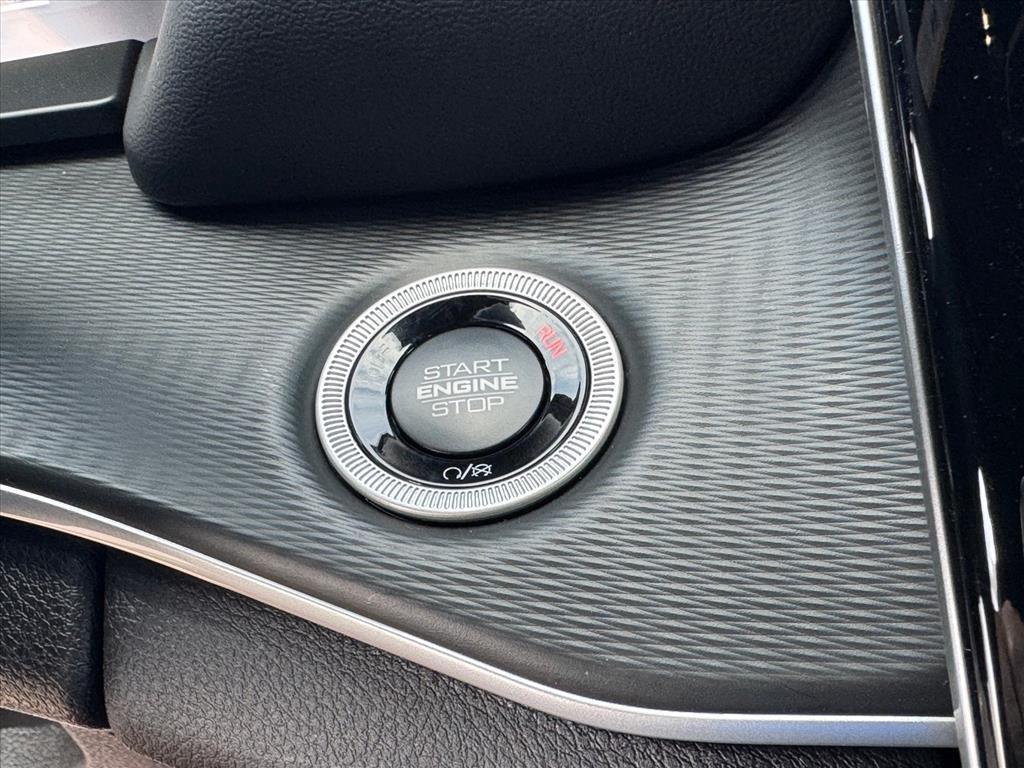 new 2025 Jeep Grand Cherokee car, priced at $41,583