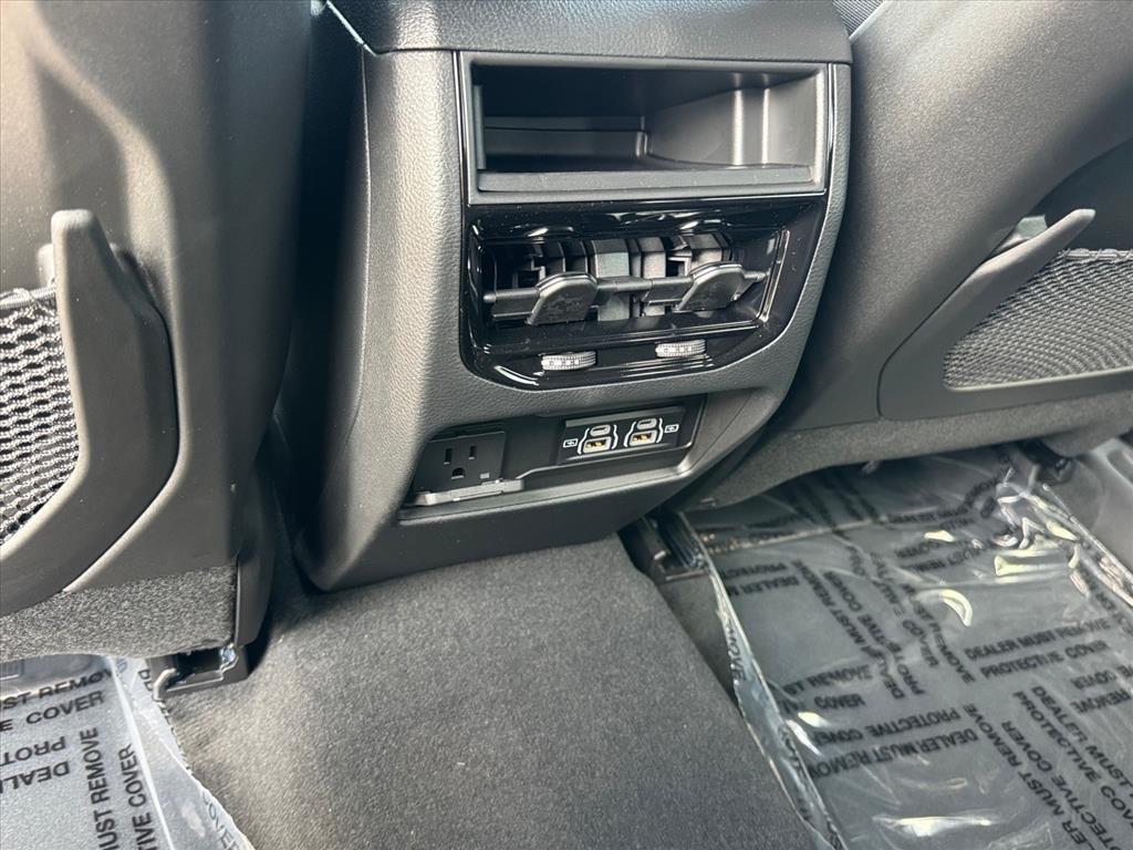 new 2025 Jeep Grand Cherokee car, priced at $41,583