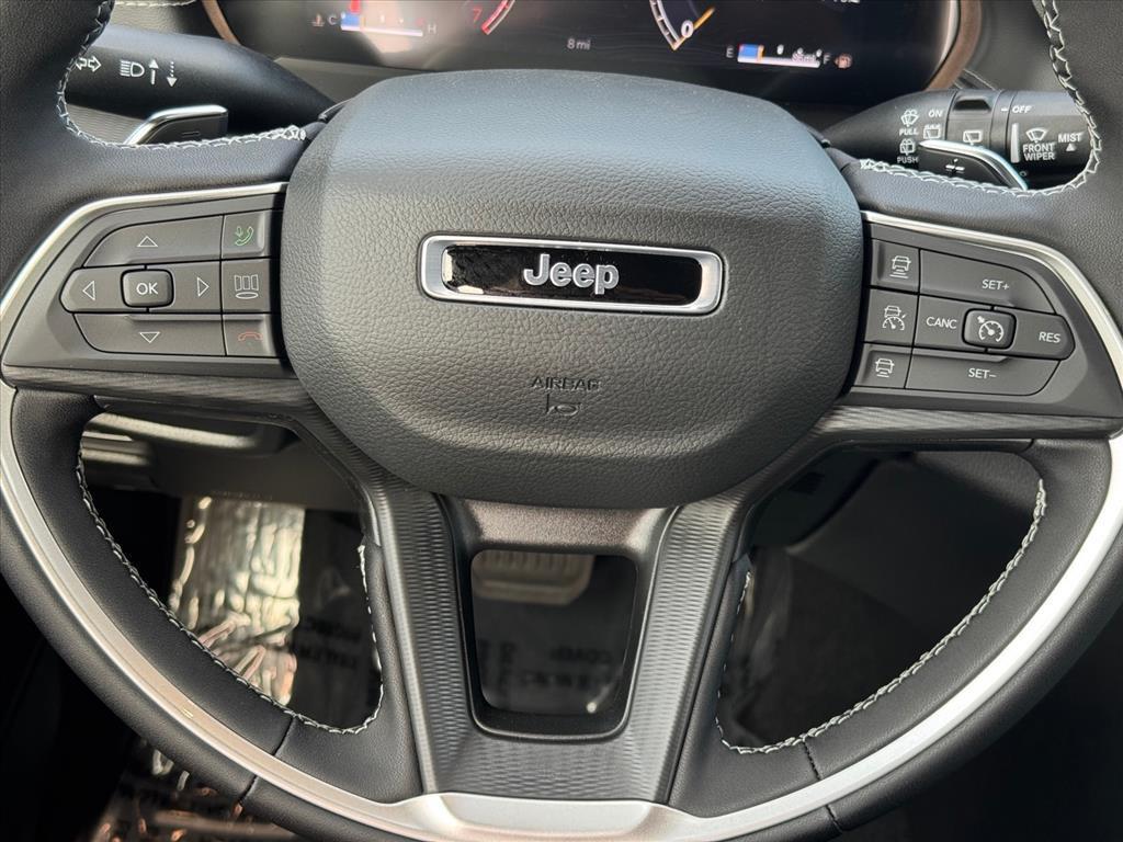new 2025 Jeep Grand Cherokee car, priced at $41,583