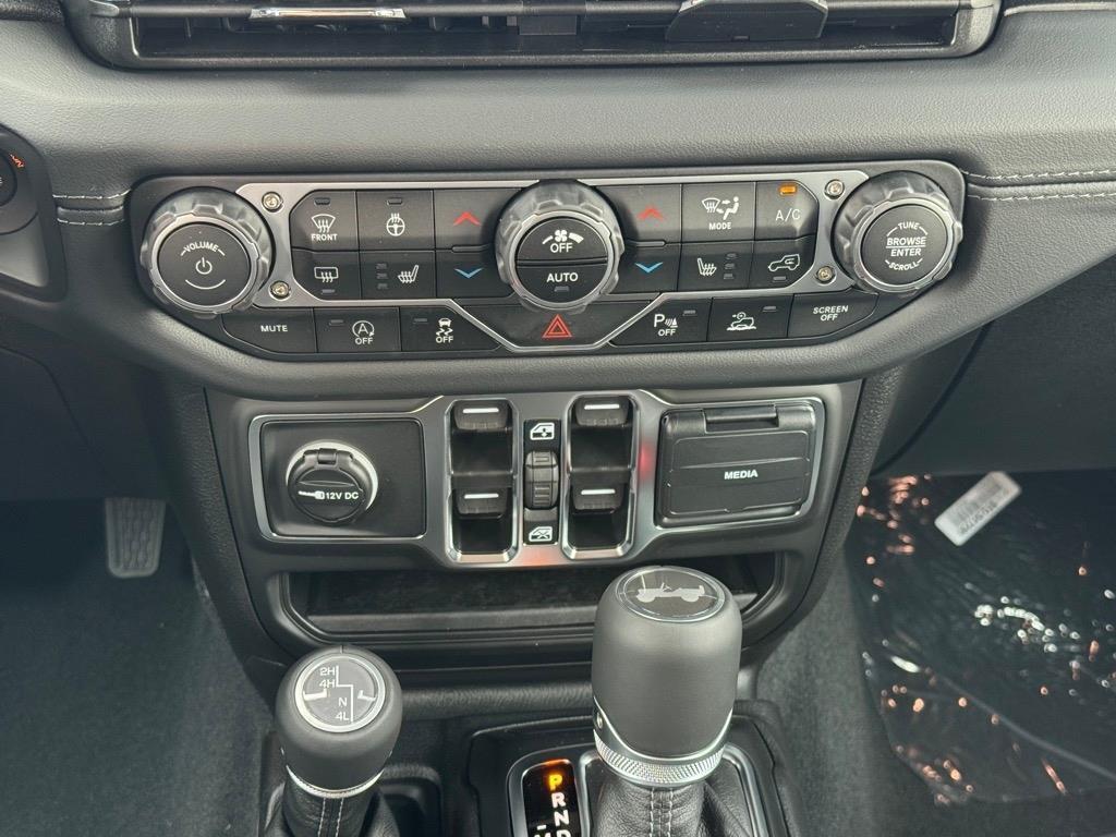 new 2025 Jeep Wrangler car, priced at $52,699