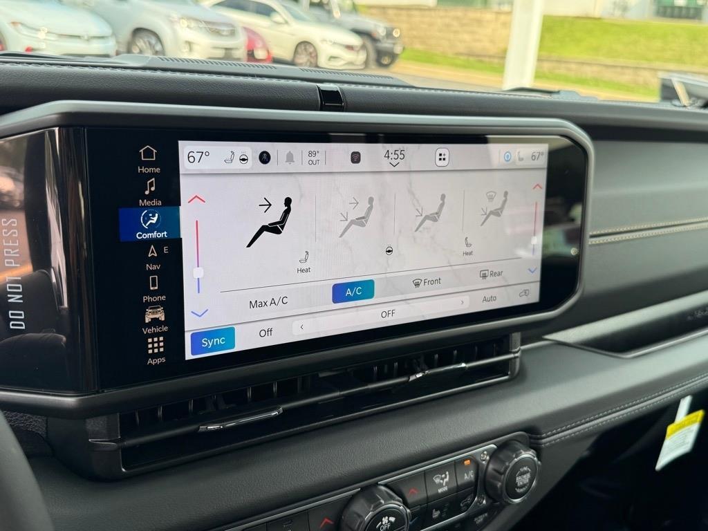 new 2025 Jeep Wrangler car, priced at $52,699