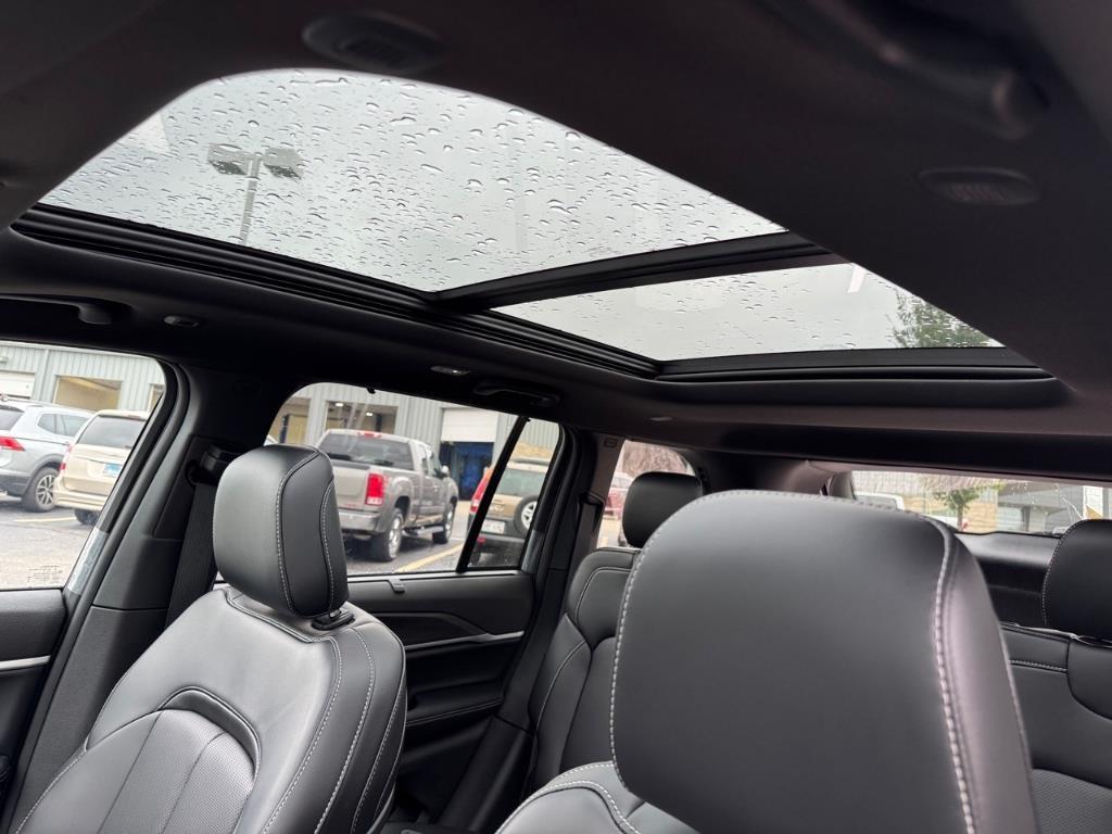 new 2025 Jeep Grand Cherokee car, priced at $53,616