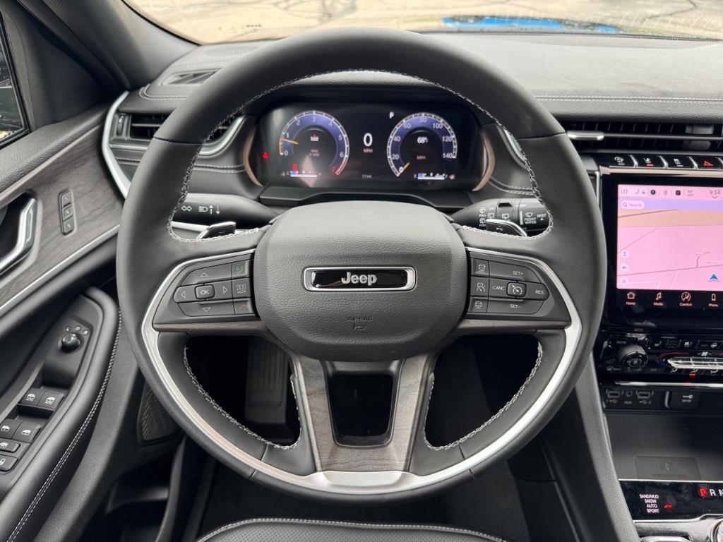 new 2025 Jeep Grand Cherokee car, priced at $53,616