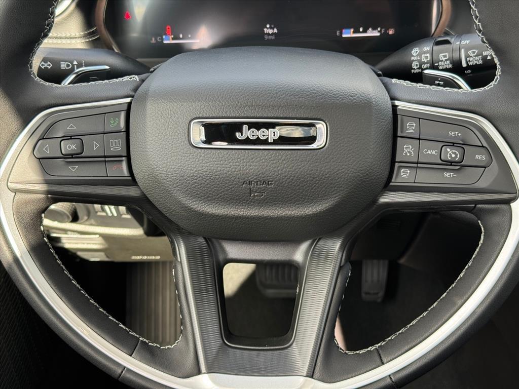 new 2025 Jeep Grand Cherokee car, priced at $44,409