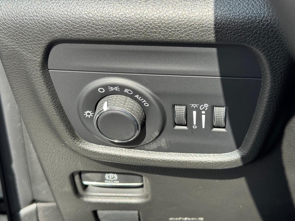 new 2025 Jeep Grand Cherokee car, priced at $44,409