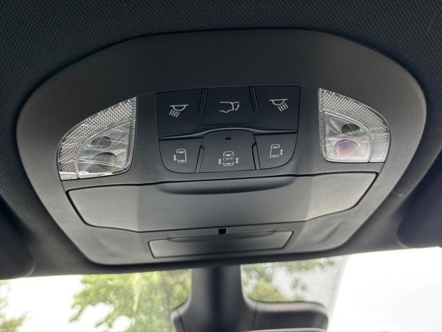 new 2025 Chrysler Pacifica car, priced at $45,725
