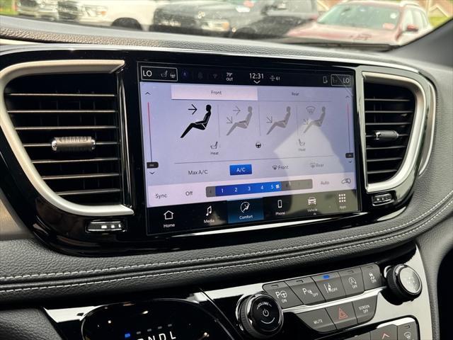 new 2025 Chrysler Pacifica car, priced at $45,725