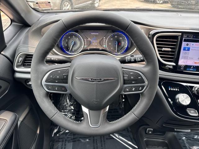 new 2025 Chrysler Pacifica car, priced at $45,725