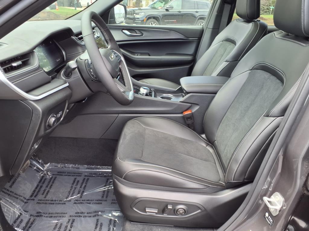 new 2025 Jeep Grand Cherokee L car, priced at $43,641