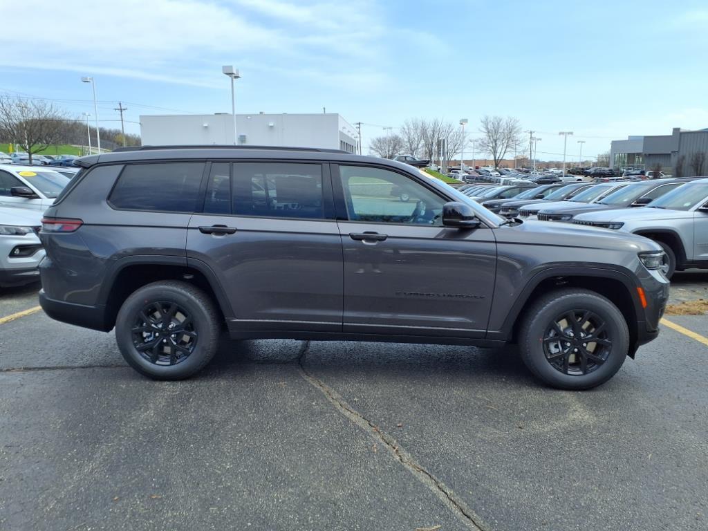 new 2025 Jeep Grand Cherokee L car, priced at $43,641