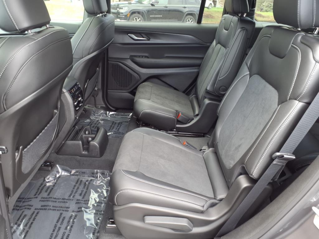 new 2025 Jeep Grand Cherokee L car, priced at $43,641