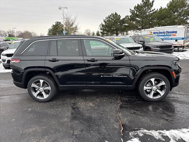 new 2025 Jeep Grand Cherokee car, priced at $49,504