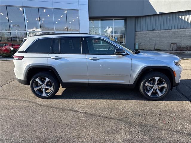 new 2025 Jeep Grand Cherokee car, priced at $48,863