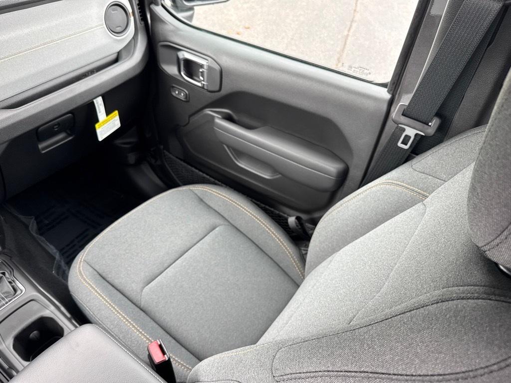 new 2025 Jeep Gladiator car, priced at $44,995