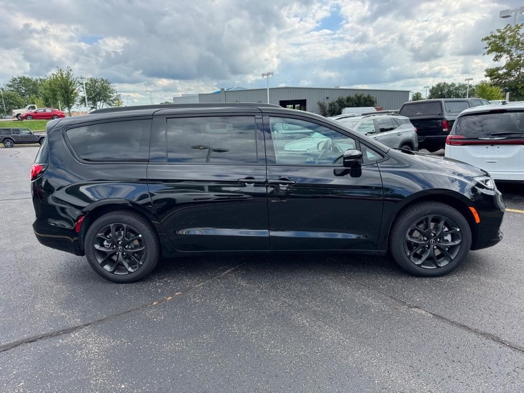 new 2026 Chrysler Pacifica car, priced at $57,850