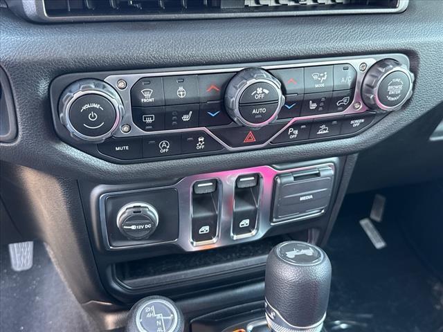 new 2025 Jeep Wrangler car, priced at $41,637