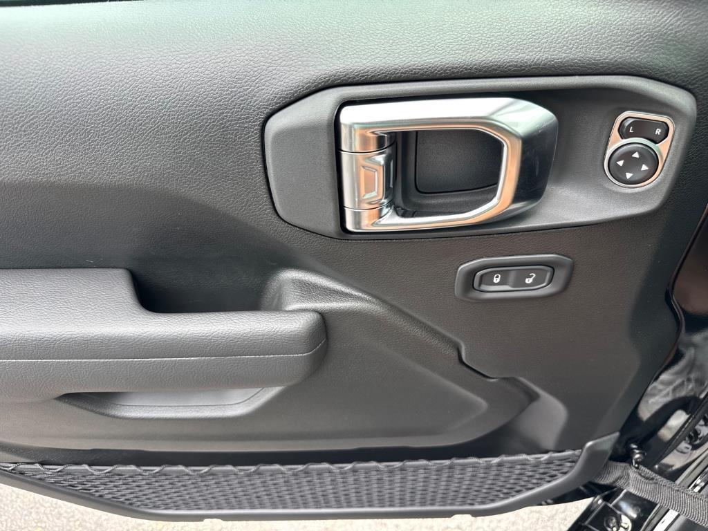 new 2025 Jeep Wrangler car, priced at $45,150