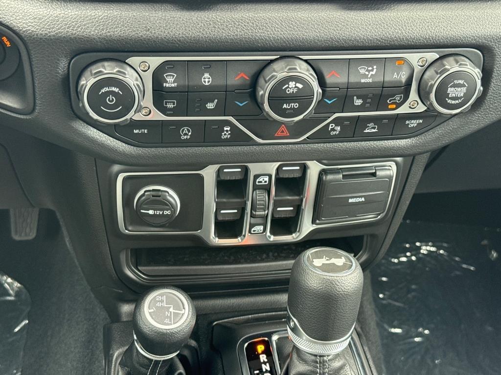 new 2025 Jeep Wrangler car, priced at $45,150