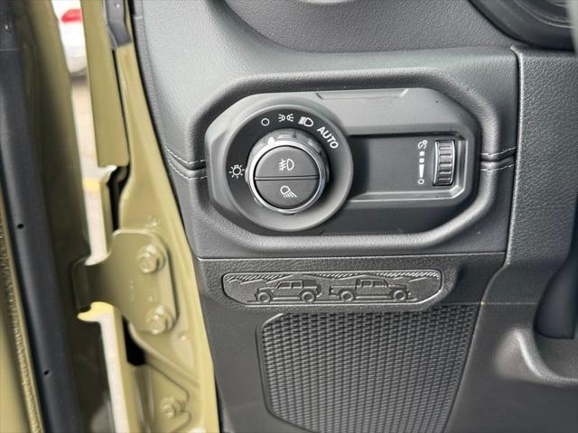 new 2025 Jeep Gladiator car, priced at $53,240