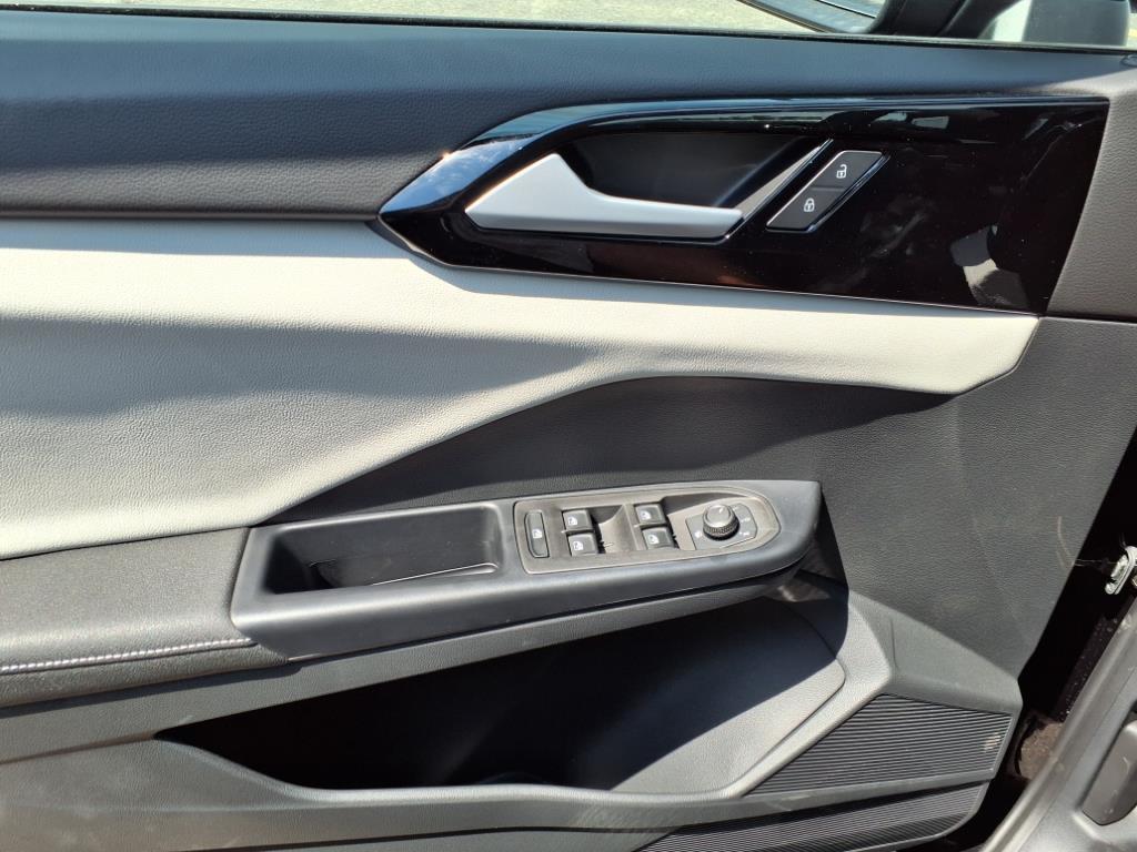new 2025 Volkswagen Taos car, priced at $27,061