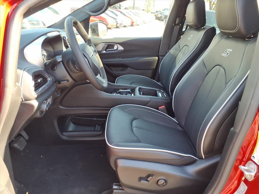 new 2026 Chrysler Pacifica car, priced at $55,497