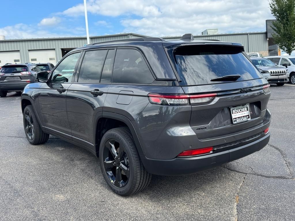 new 2025 Jeep Grand Cherokee car, priced at $47,120