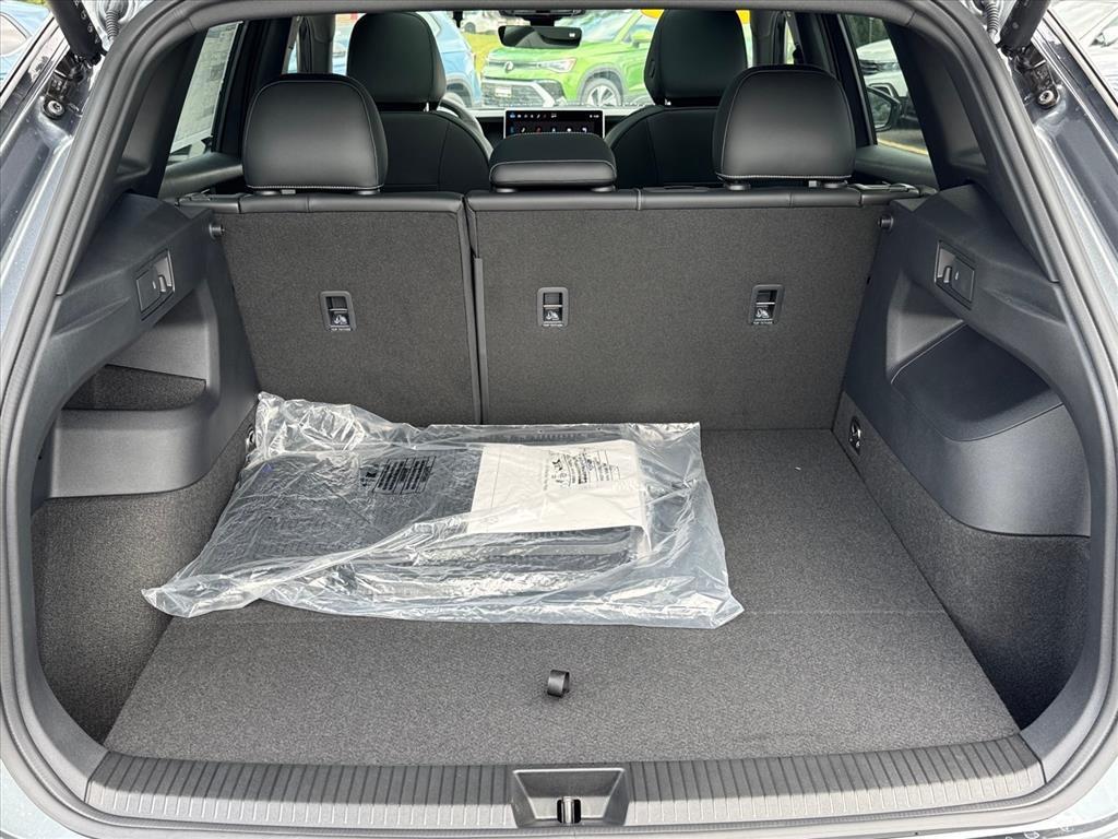 new 2025 Volkswagen Tiguan car, priced at $37,044
