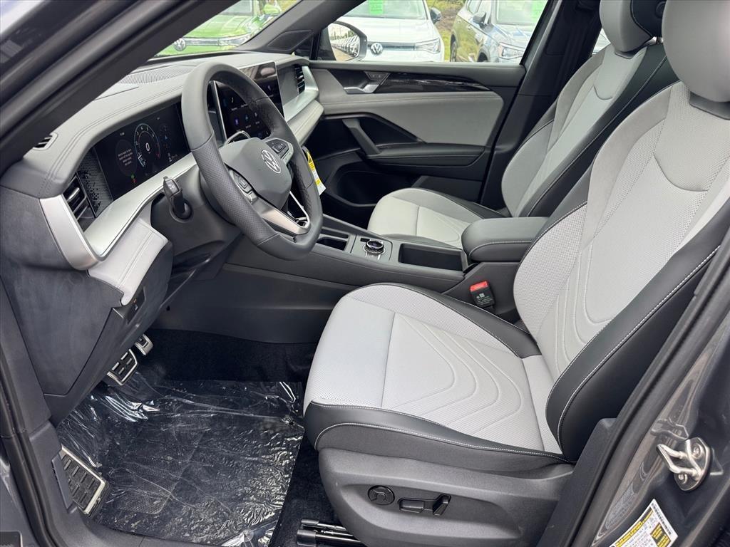 new 2025 Volkswagen Tiguan car, priced at $37,044