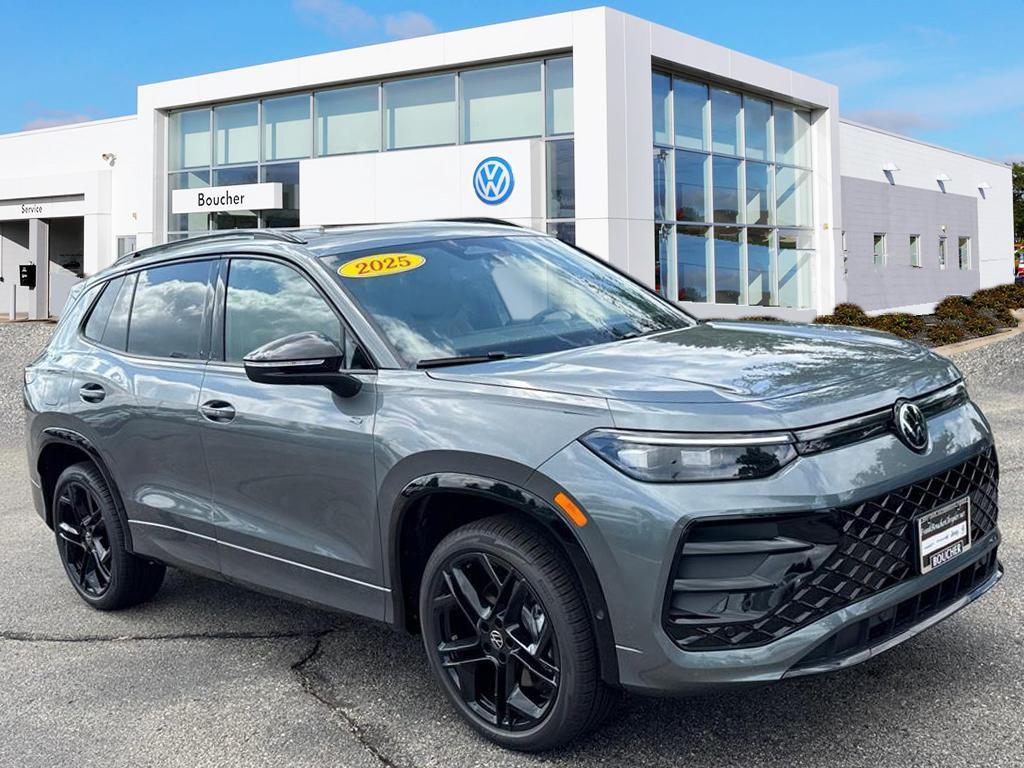 new 2025 Volkswagen Tiguan car, priced at $37,044