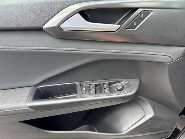 new 2025 Volkswagen Taos car, priced at $33,009