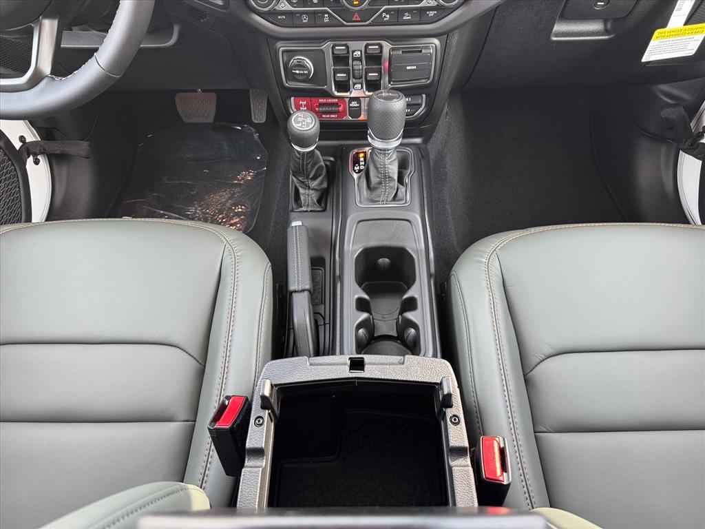 new 2025 Jeep Gladiator car, priced at $53,223