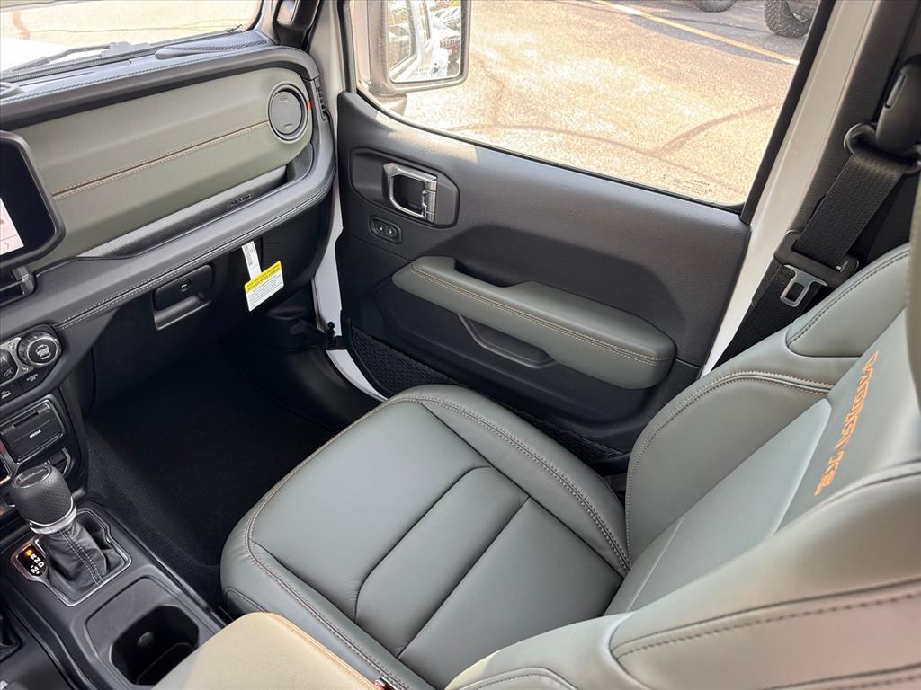 new 2025 Jeep Gladiator car, priced at $53,223