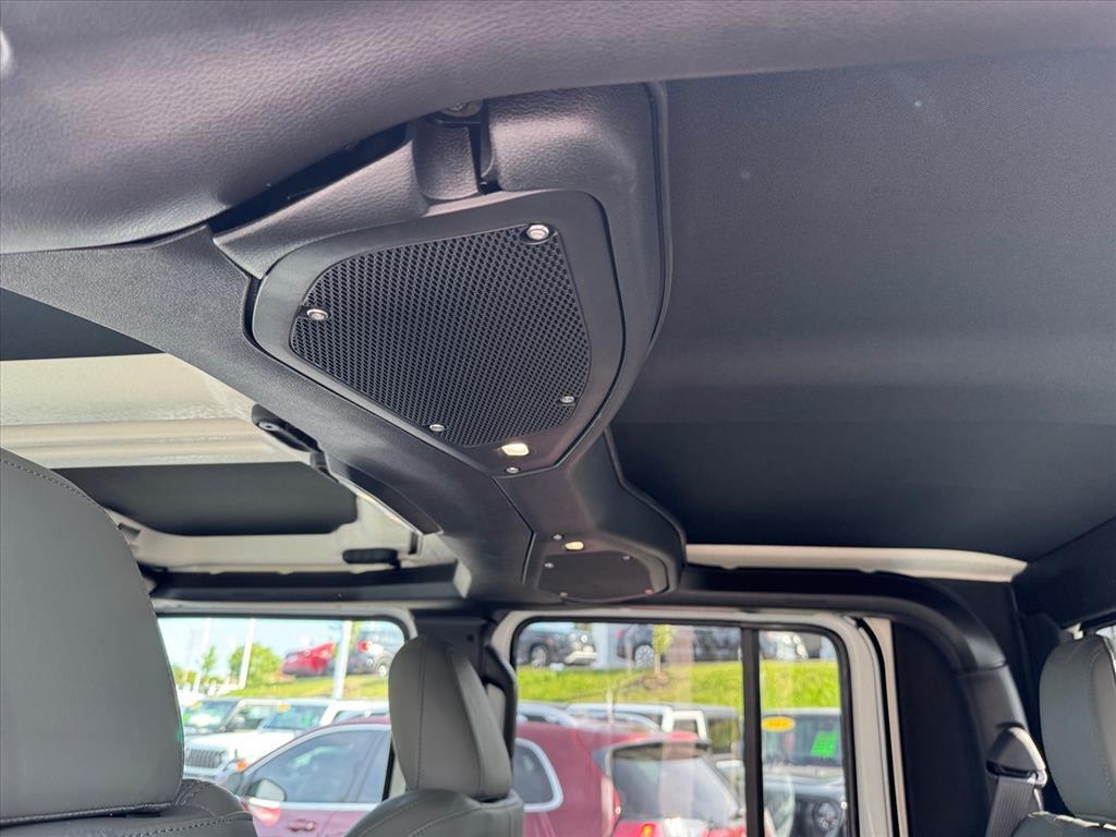 new 2025 Jeep Gladiator car, priced at $53,223